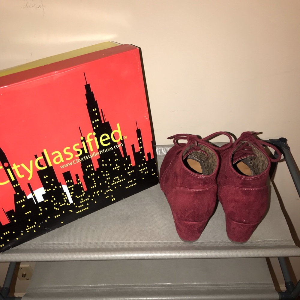 Red booties - Picture 2 of 5